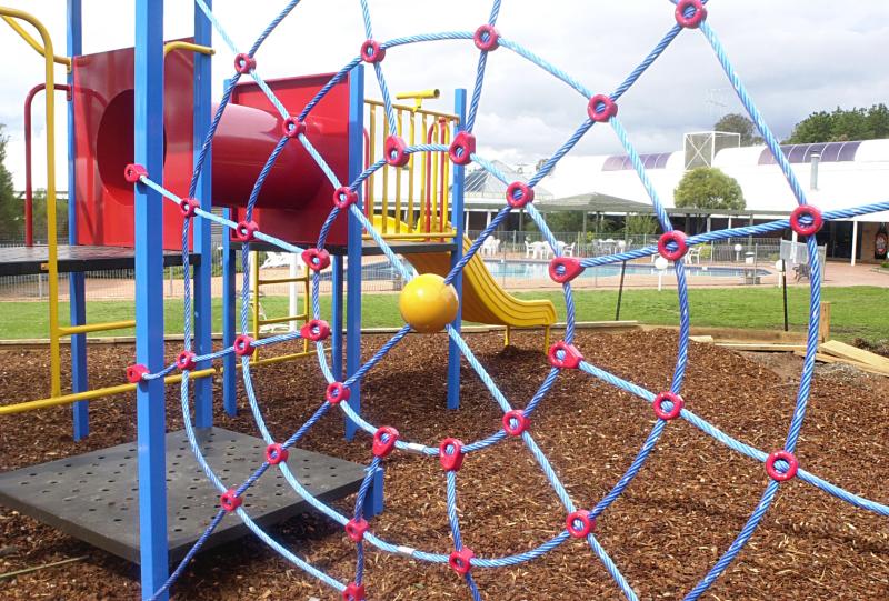 Kids Playground
- ibis Styles Canberra Eaglehawk