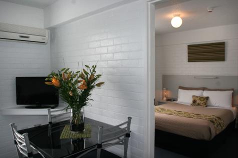 Adina 2 bedroom
 - Adina Place Motel Apartments