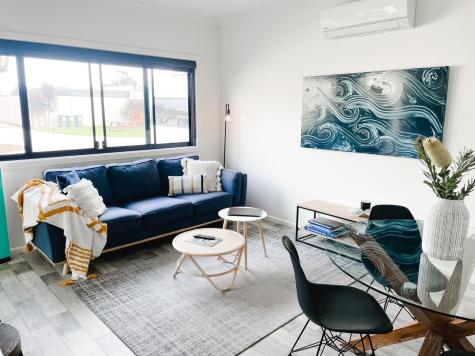 Unit Four Lounge Room - Beachcomber Holiday Units