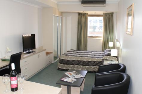 Standard Studio Apartment
 - Comfort Inn and Suites Goodearth Perth