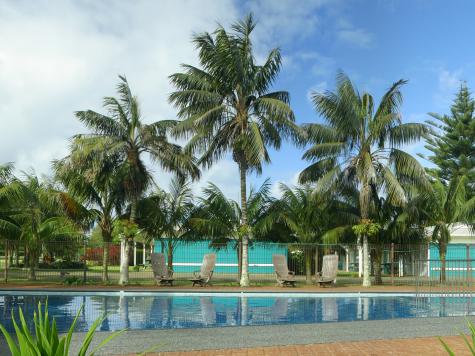 Swimming Pool - Aloha Apartments