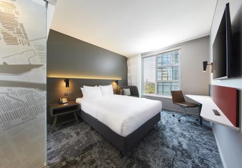 Guest Room - Standard Queen
- Holiday Inn Express Melbourne Southbank