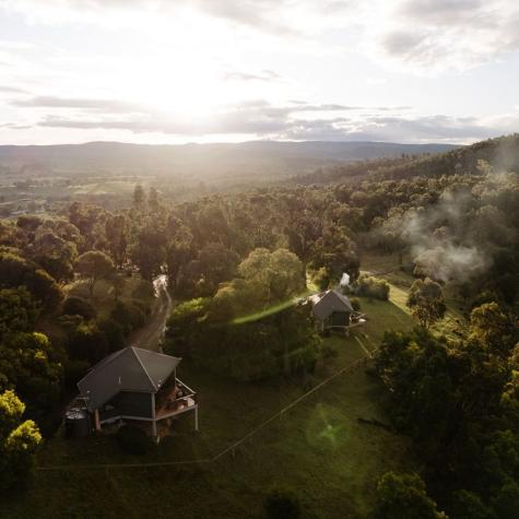 Exclusive retreats with panoramic mountain views
- Kangaroo Ridge Retreat