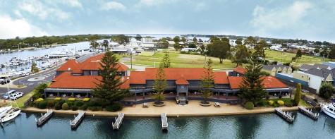 Waterfront motel - Mariners Cove at Paynesville