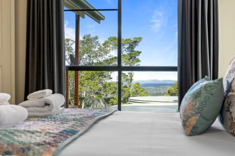 2 BEDROOM CHALET_STELLA LUNA
 - Ravensbourne Escape