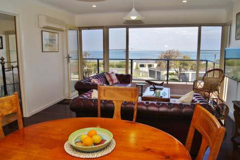 Sea Crescent dining and lounge room
 - Sea Crescent