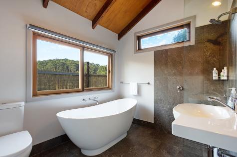 Luxury Safari Tent Bathtub - Tanja Lagoon Camp
