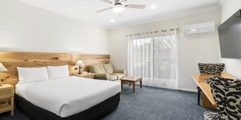 Standard Queen - The International